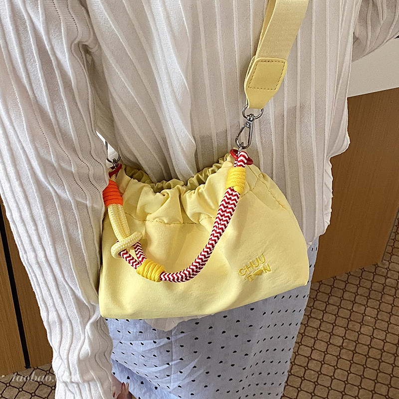 法国轻便百搭尼龙布小包包女士新款休闲斜挎包夏季超火迷你小拎包