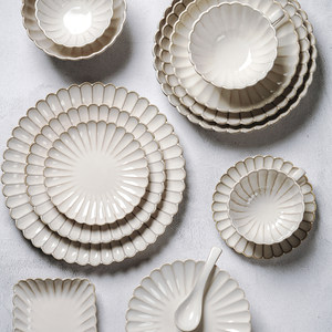 日式菊皿创意白均釉陶瓷餐具