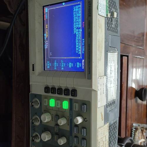 议价UT2102CE 数字存储示波器 100MHz 1Gs彩色测量仪器维修