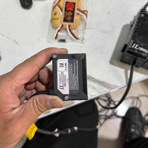 议价IL-100 1050激光传感器 放大器电源带线工控整套维修
