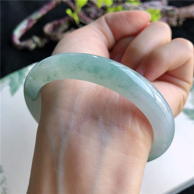冰糯种飘绿花正圈手镯女款