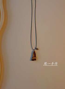 沉香木吊坠皮绳项链女个性独特潮