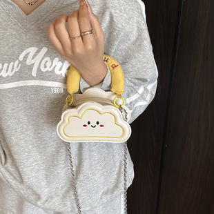 迷你可爱洋气云朵小女孩精致斜挎包链条口红包女童洋气时尚拎包潮