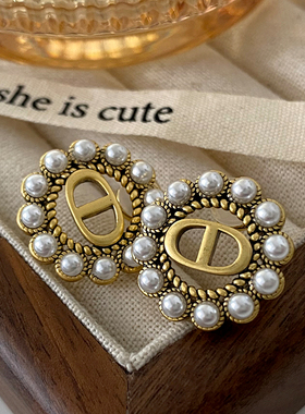 珍珠耳钉2025新款爆款高级感古铜字母猪鼻子耳环轻奢圆形复古耳饰