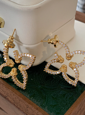 四叶草耳环2025新款爆款高级感镶钻耳钉女轻奢气质欧美小香风耳饰