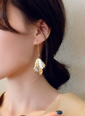 银杏叶耳环2025新款爆款欧美独特气质网红耳钩长款高级东大门耳坠