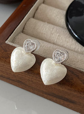冰晶锆爱心耳钉2026新款爆款高级感亮光心形耳环简约气质白色耳饰
