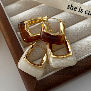 耳环高级感耳扣女轻奢法式 时尚 耳饰 爆款 欧美字母U形耳圈2025新款