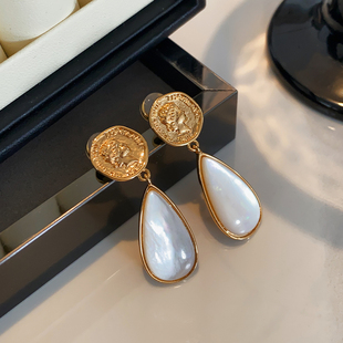 风复古耳饰 高级感耳钉水滴贝母耳坠法式 浮雕人像耳环2025新款 爆款