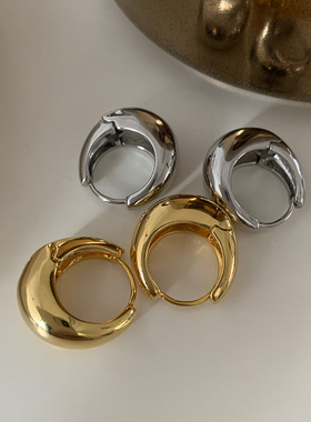 光面小水滴耳扣2026新款爆款小巧耳环轻奢高级感欧美简约金属耳饰