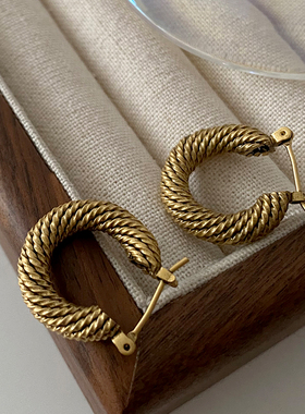 古铜色麻花耳圈2025新款爆款中古耳环圈圈设计感气质高级复古耳饰