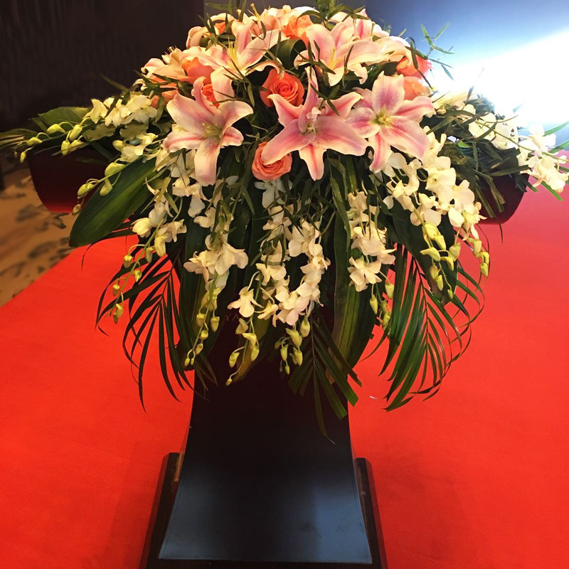 开业庆典乔迁鲜花速递玫瑰百合绣球宴会议演讲餐桌新年会展吧台花