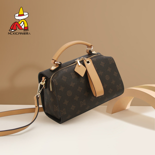 稻草人女包斜挎包女包2025新款手提包女高级感轻奢波士顿枕头包