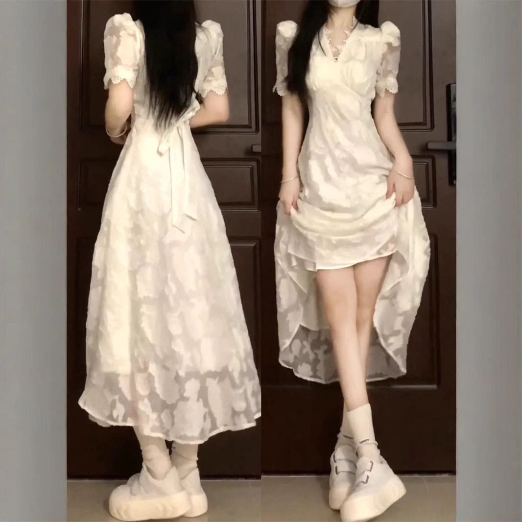 法式白色蕾丝泡泡袖V领连衣裙女夏季高级感收腰温柔系短袖长裙子