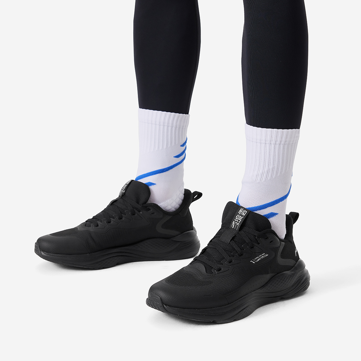 李宁男子系带流云运动鞋减震休闲