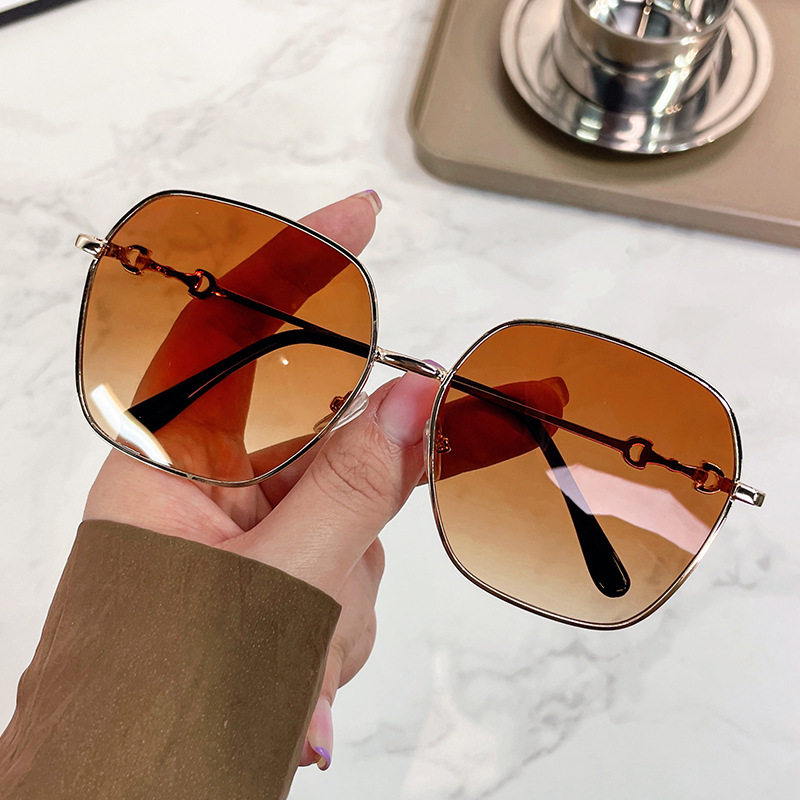 旅游防晒高级感气质素颜太阳镜女金属框墨镜防紫外线海边茶色眼镜