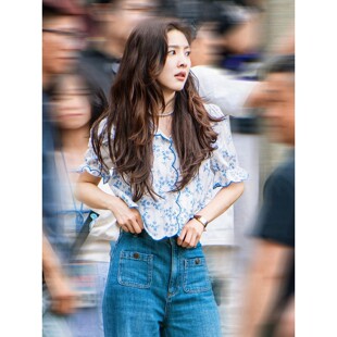 章若楠同款蓝色碎花泡泡袖衬衫女修身刺绣波浪边减龄百搭短袖上衣