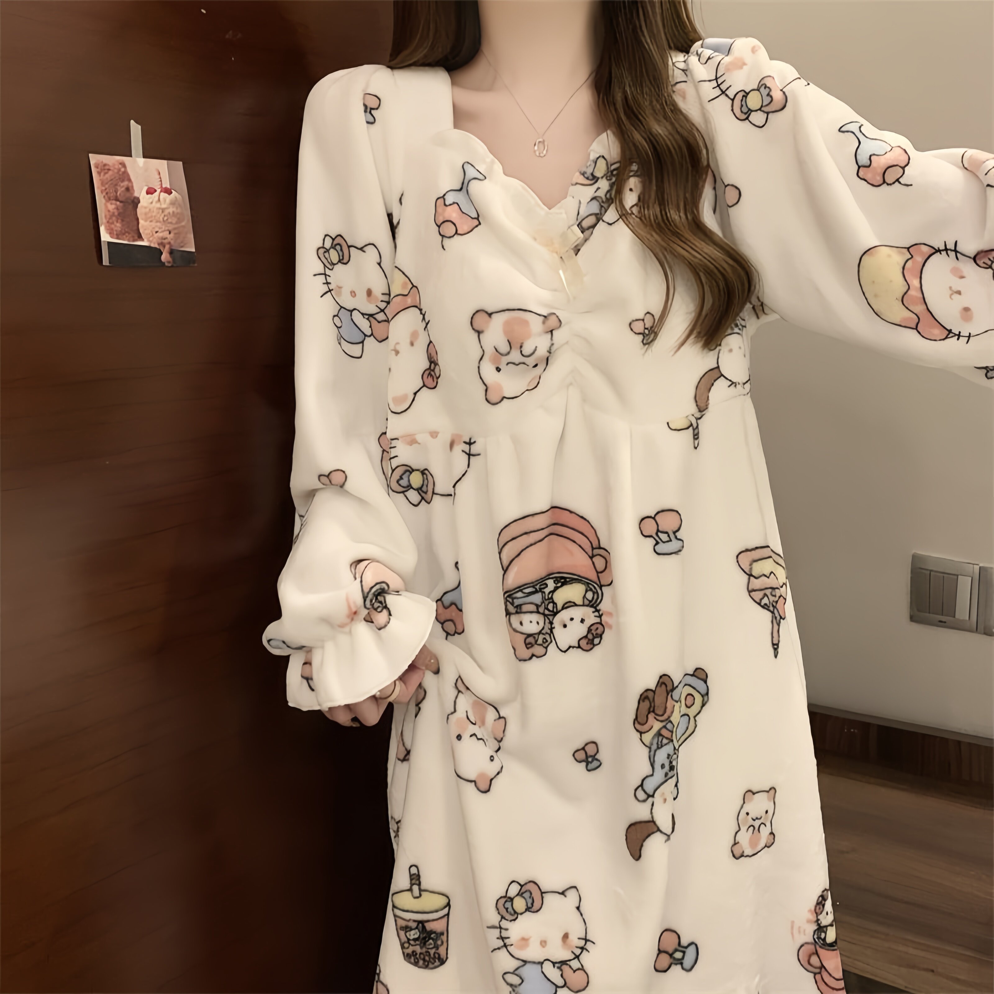 珊瑚绒睡衣女款2025新款冬加厚法兰绒印花长袖睡裙带胸垫家居服秋