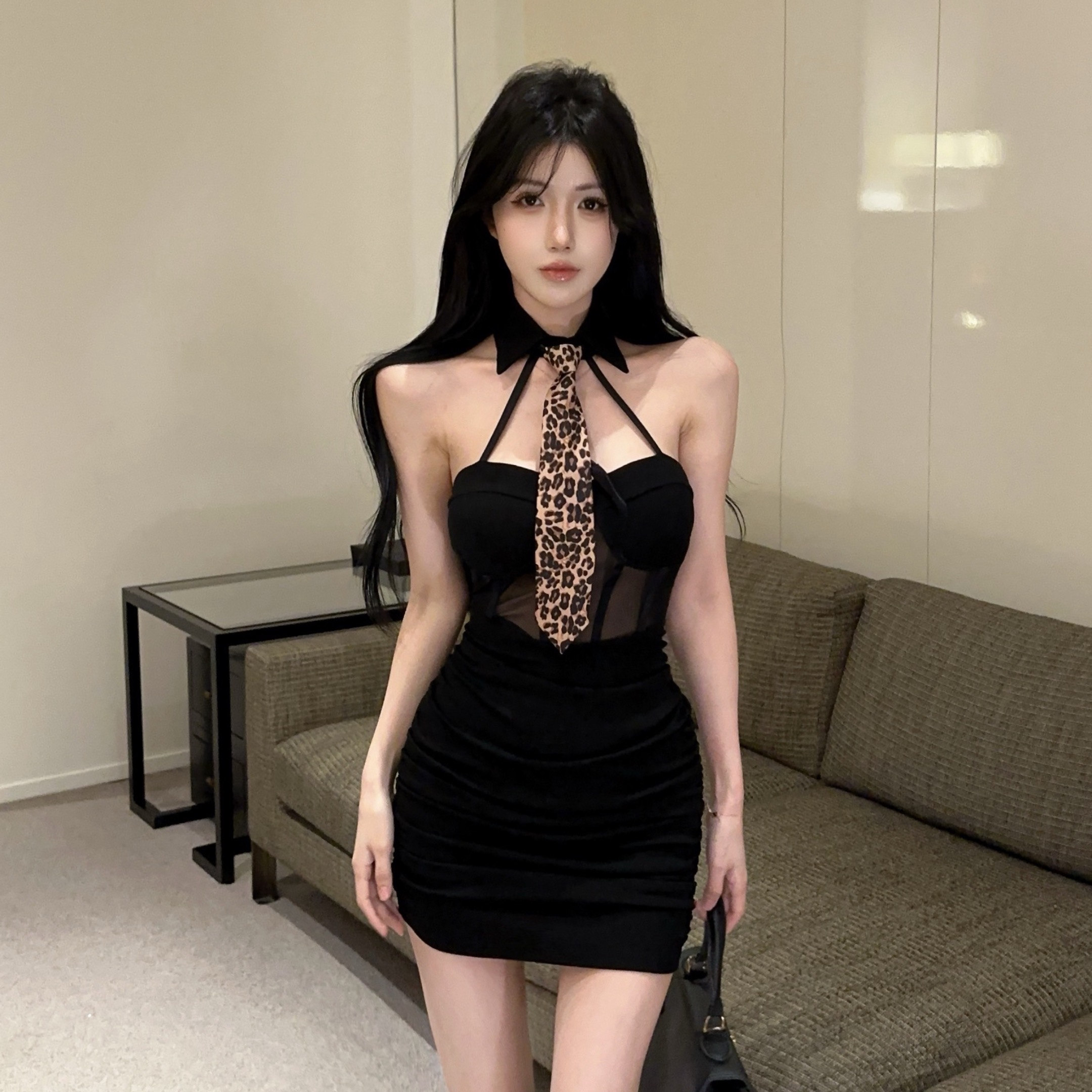 辣妹性感女装挂脖吊带包臀连衣裙