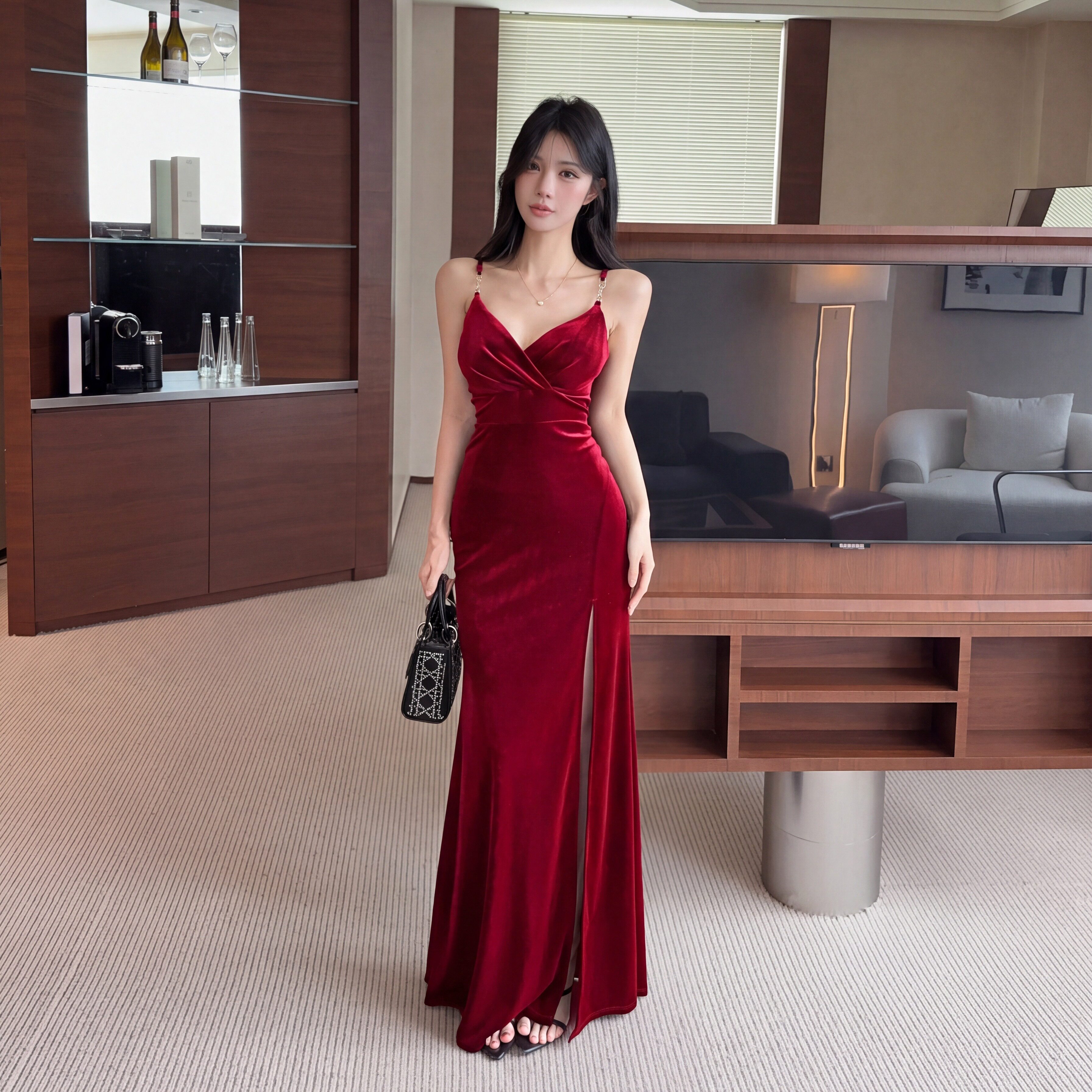 性感吊带连衣裙金丝绒礼服长裙子