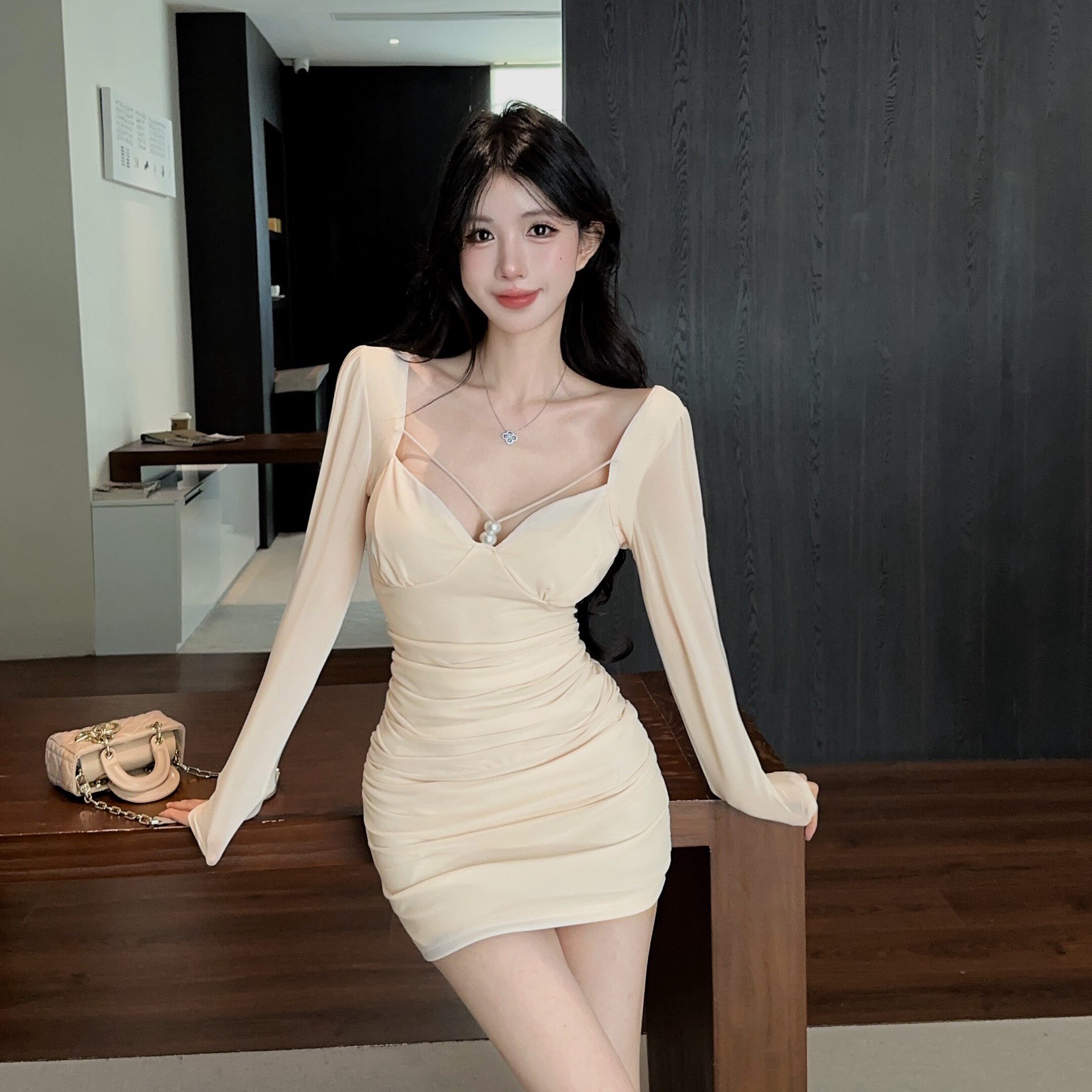 夜总店柔式减龄方领网纱连衣裙修身显身材包臀裙名媛风修身小礼裙