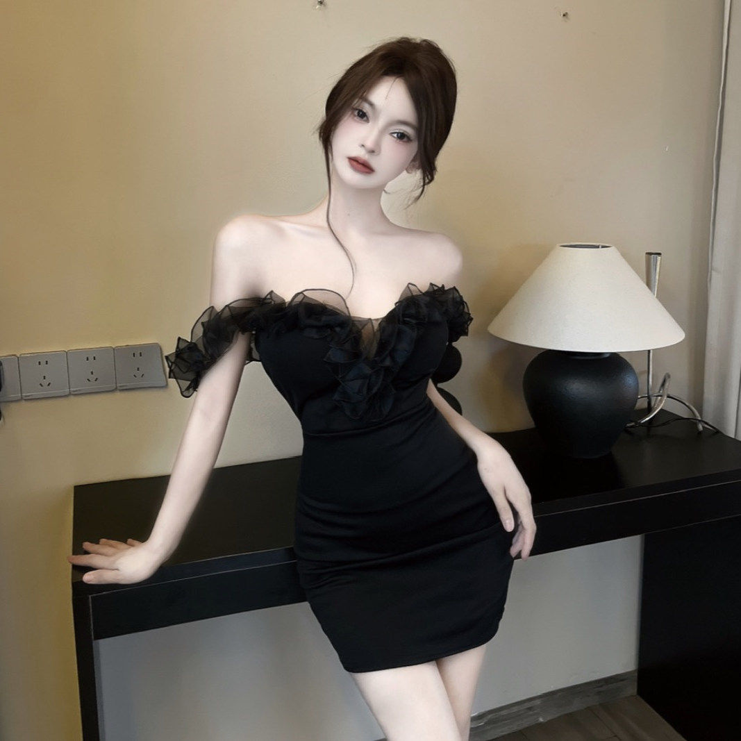 一字肩花边领紧身吊带连衣裙女