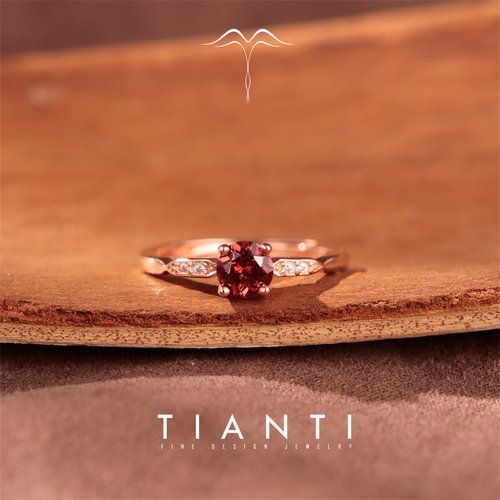 天然鸽血红石榴石戒指简约通勤款