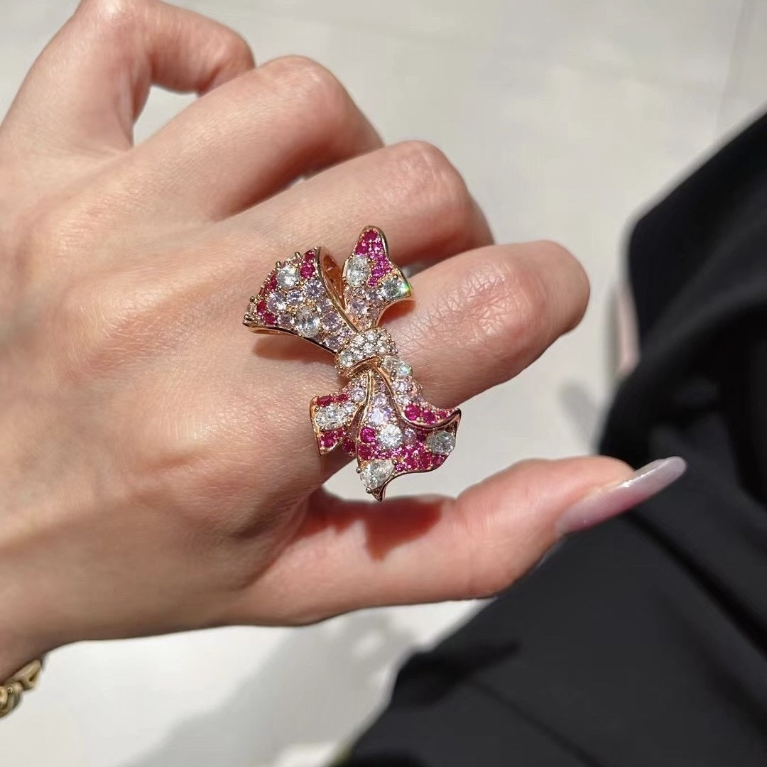 网红ins风雕蜡蝴蝶结戒指银镀18k轻奢大气粉蓝宝个性开口戒指