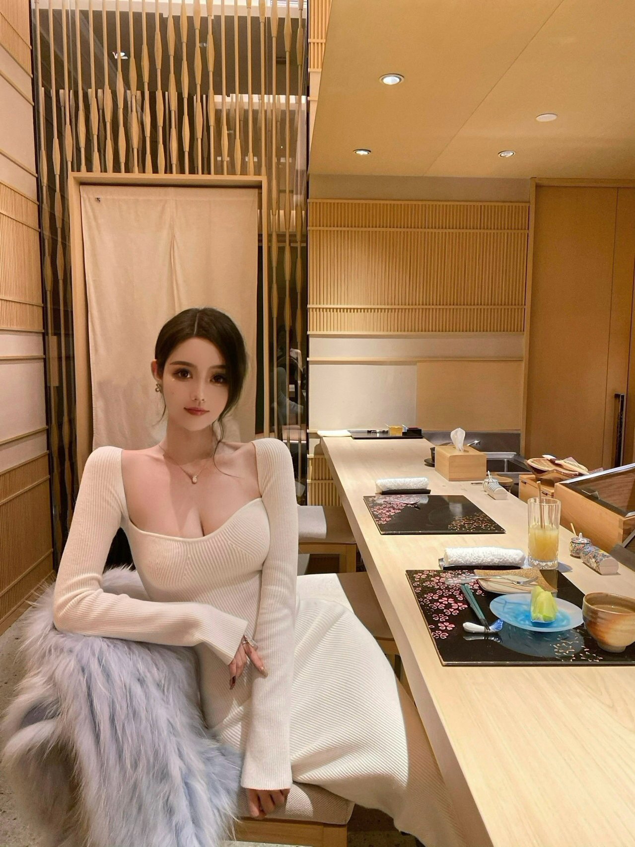 淡黄色方领长袖连衣裙女气质高级感过膝长裙性感修身针织包臀裙女
