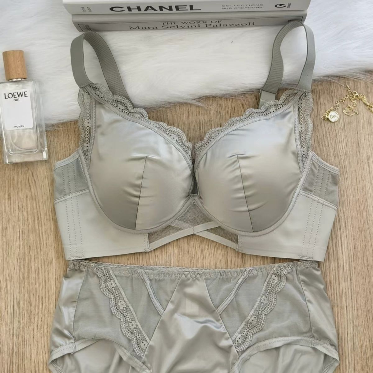 聚拢防下垂上托内衣调整型高级感