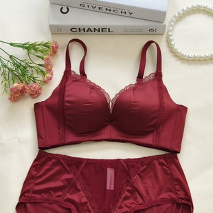 专柜小胸显大光面内衣女无钢圈中厚杯收副乳防下垂聚拢防下垂文胸