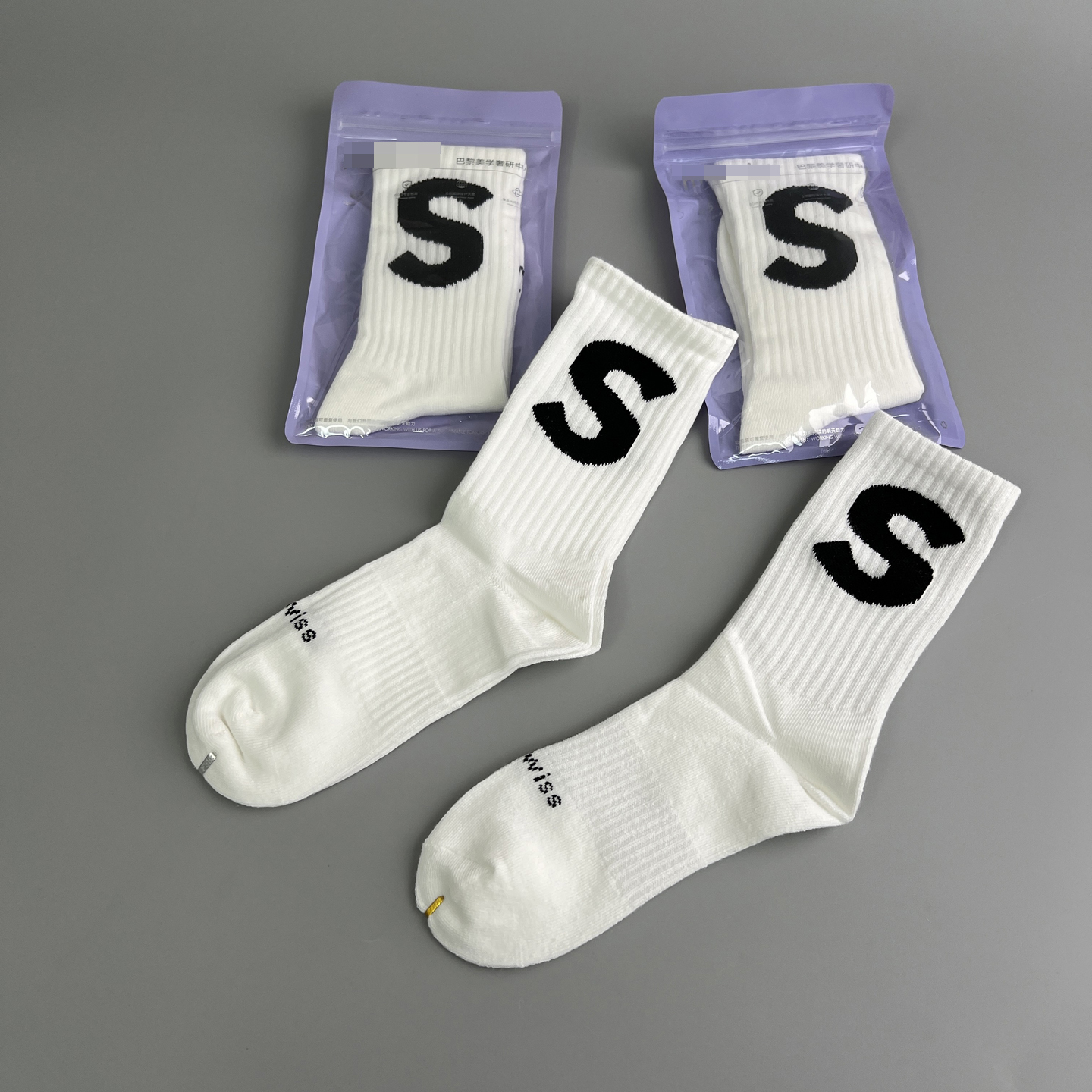 高性价比！简约好看！女士白色百搭中筒瑜伽运动袜子配鲨鱼裤穿袜