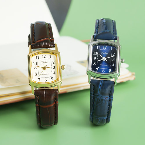 西铁城女士简约方块腕表