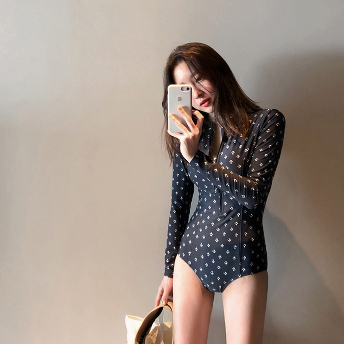 韩国2024新款游泳衣女专业连体遮肚性感显瘦长袖防晒保守温泉泳衣
