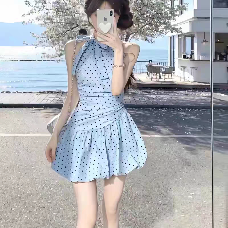 特价泳衣女新款波点系脖裙式连体平角保守显瘦遮肚小胸度假沙滩
