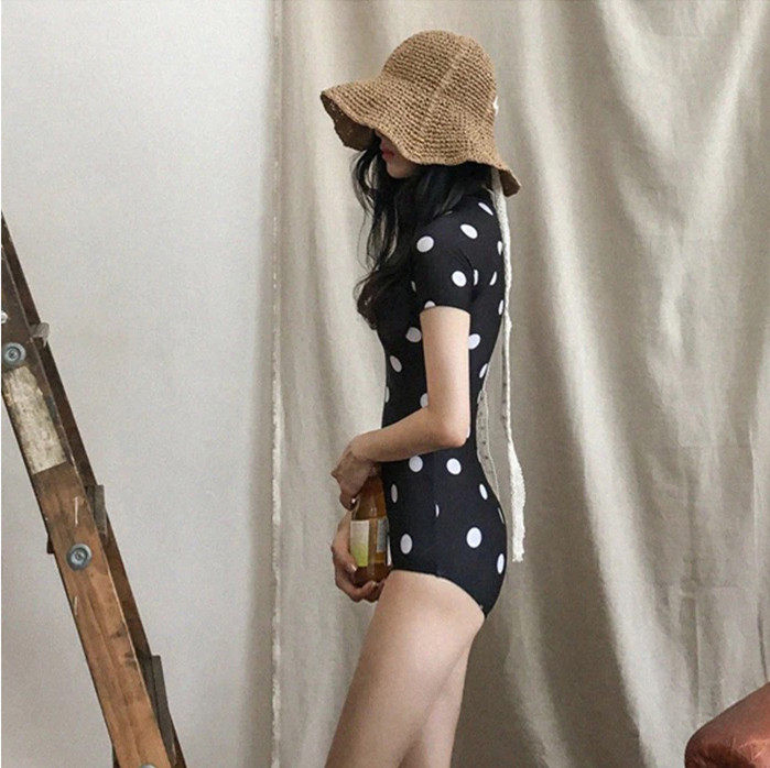 泳衣女2018新款 防晒长袖性感修身遮肚显瘦小胸保守连体游泳衣女