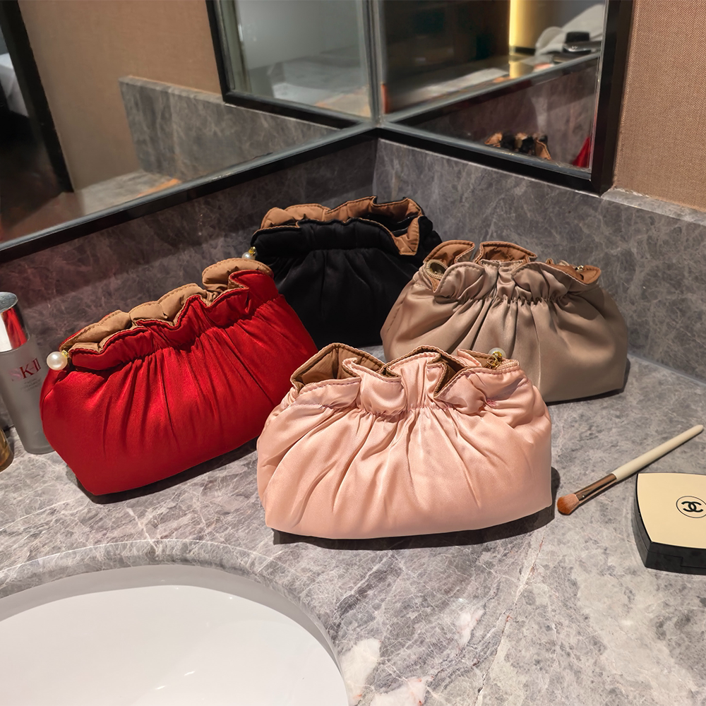 丝绸防水化妆包日常妈巾收纳包