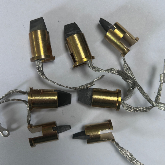 稳压器配件碳刷215稳压器配件普通稳压器