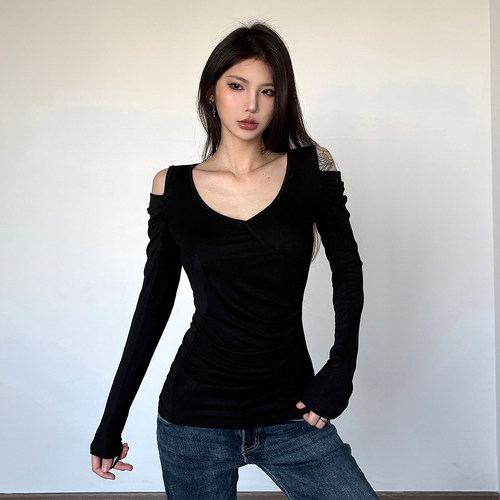 【Amyway】韩版露肩V领长袖T恤女黑色修身显瘦设计感打底衫上衣