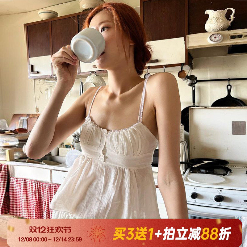 露背褶皱胸型度假风吊带上衣