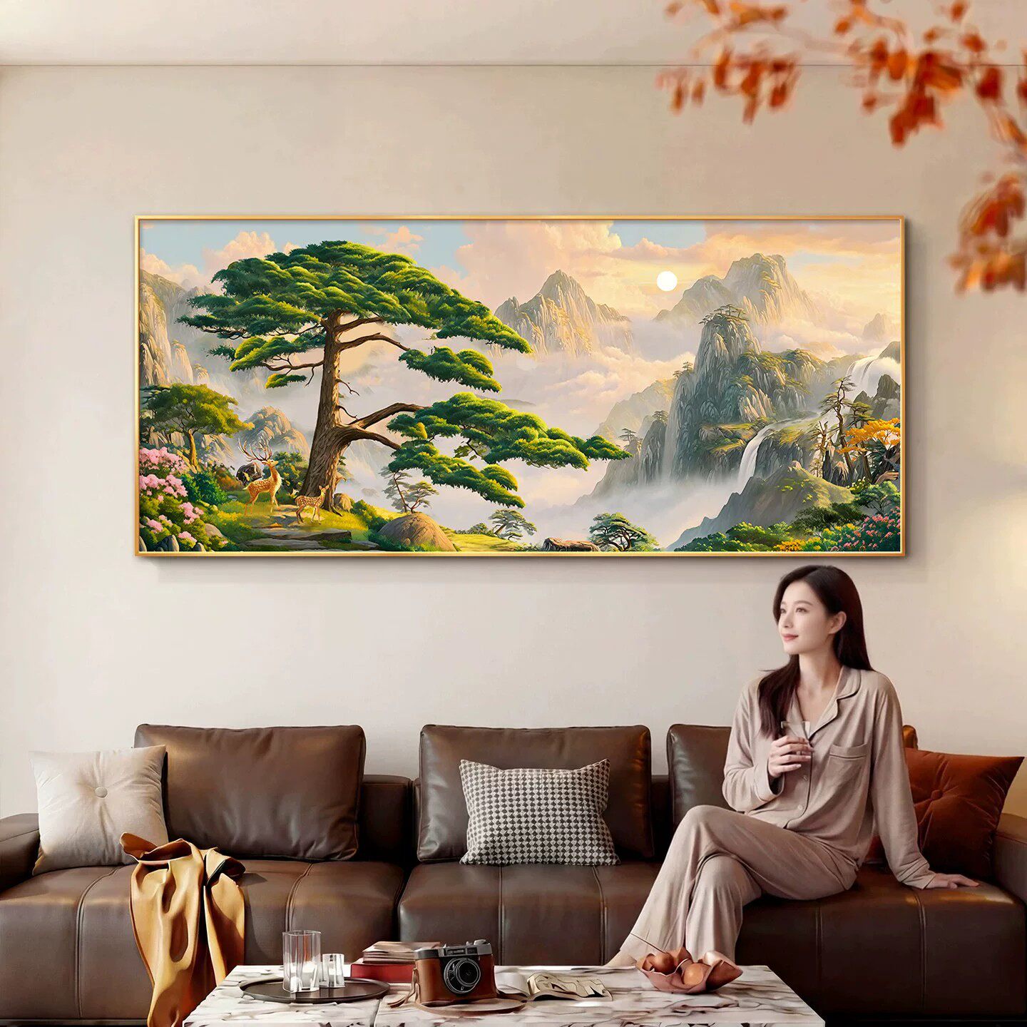 迎客松客厅沙发后靠山装饰画