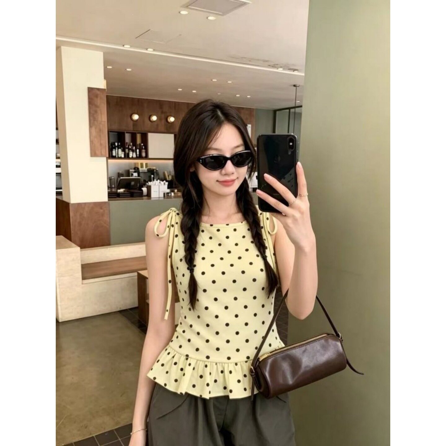 性感甜辣妹波点无袖T恤女夏季时尚别致设计感修身气质外穿上衣ins