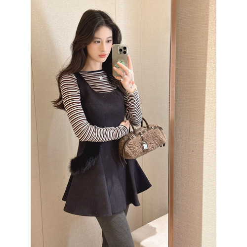 JR 2025冬季新款 千金风毛绒赫本a字裙背心吊带连衣裙XRJ7L04B