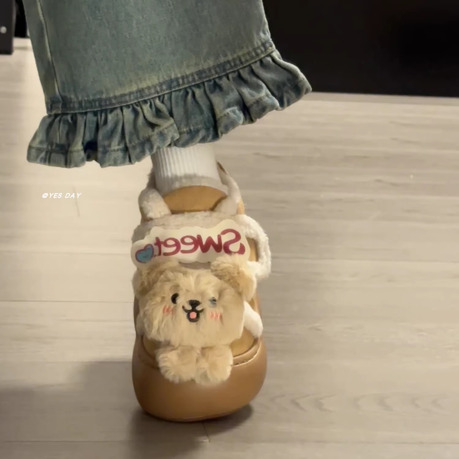 软萌小熊圆头厚底加绒保暖雪地靴女2025冬季新款舒适防滑面包棉鞋