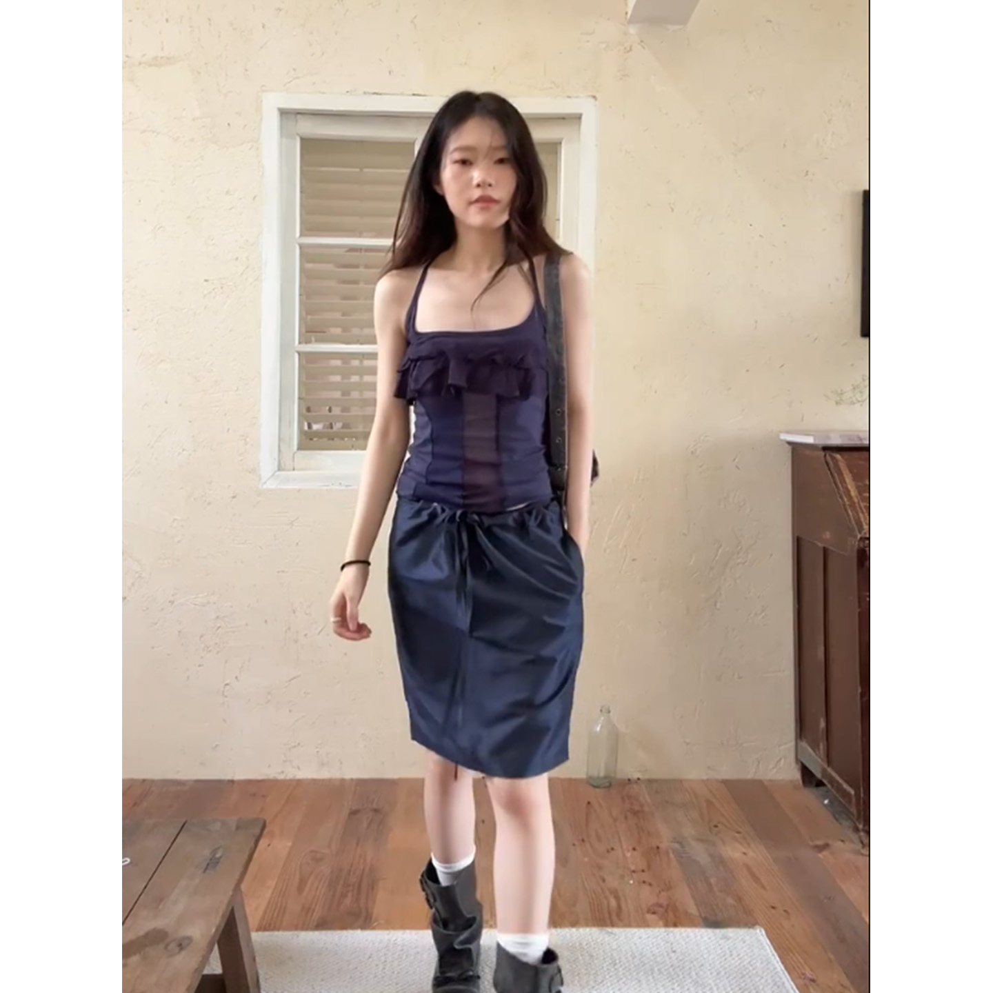法式复古深蓝色抽绳半身裙女2026新款肌理感直筒休闲百搭中裙