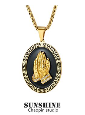 嘻哈ins祈祷之手钛钢圆牌项链