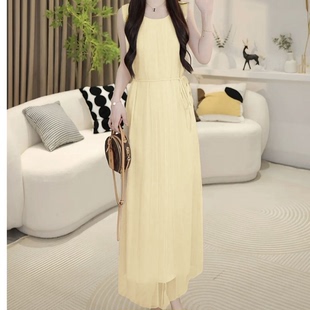 法式度假风气质飘逸流光连衣裙2025夏季新款显瘦无袖仙女款连衣裙