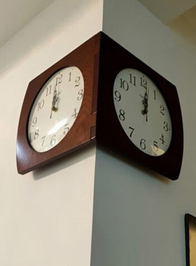 现代简约创意双面挂钟客厅时钟挂墙时尚家用两面木质墙角石英钟表