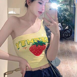 ins紧身设计感斜肩吊带背心女学生夏天外穿短款露腰锁骨辣妹上衣