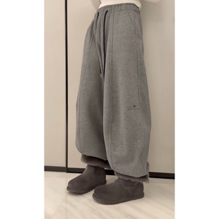 现 诗歌兰女装2025冬款 25-1038慵懒运动美式字母加绒收口卫裤女